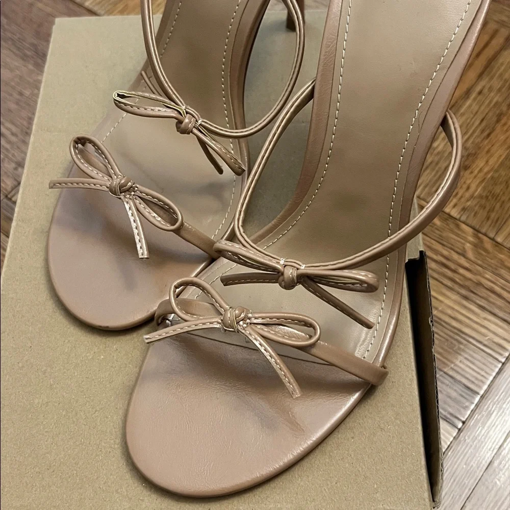 Mango Tan Bow Heels - Picture 4 of 4